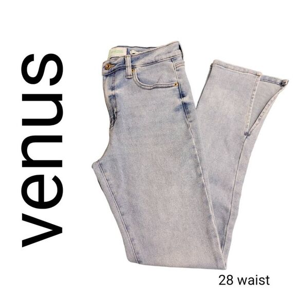 Venus Regeneration by Celebrity Pink Renewable Essentials Light Blue Jeans - Picture 2 of 12
